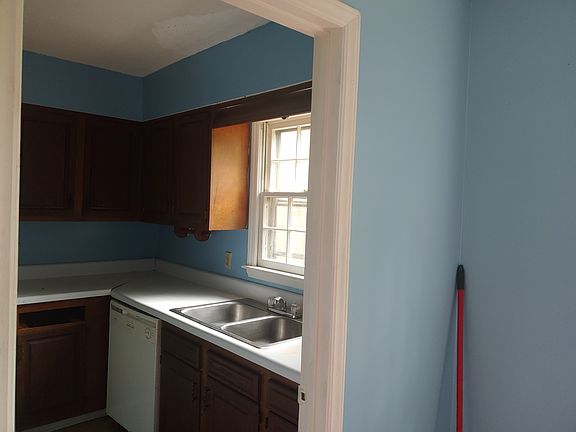 4th image of 132 F Oakmont Dr #F