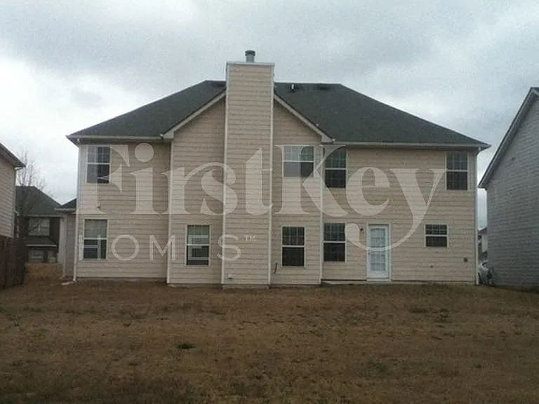 4 bed, 3.0 bath, 2929 sqft, $2,120 — Photo 2