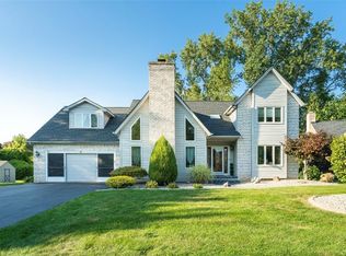 281 Red Hickory Dr, Rochester, NY 14626