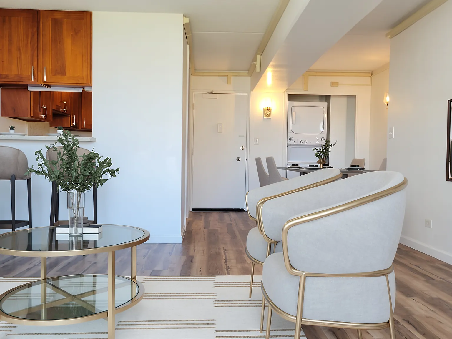 1 bed, 589 sqft, $2,400 — Photo 2