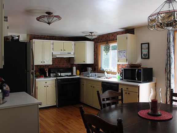 5th image of 122 Woodleaf Dr