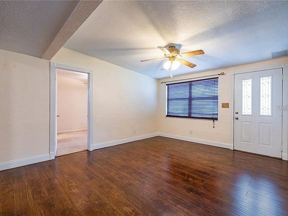 3rd image of 1842 Nevada Ave NE