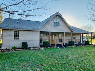 743 Stallion Cir, Angleton, TX 77515