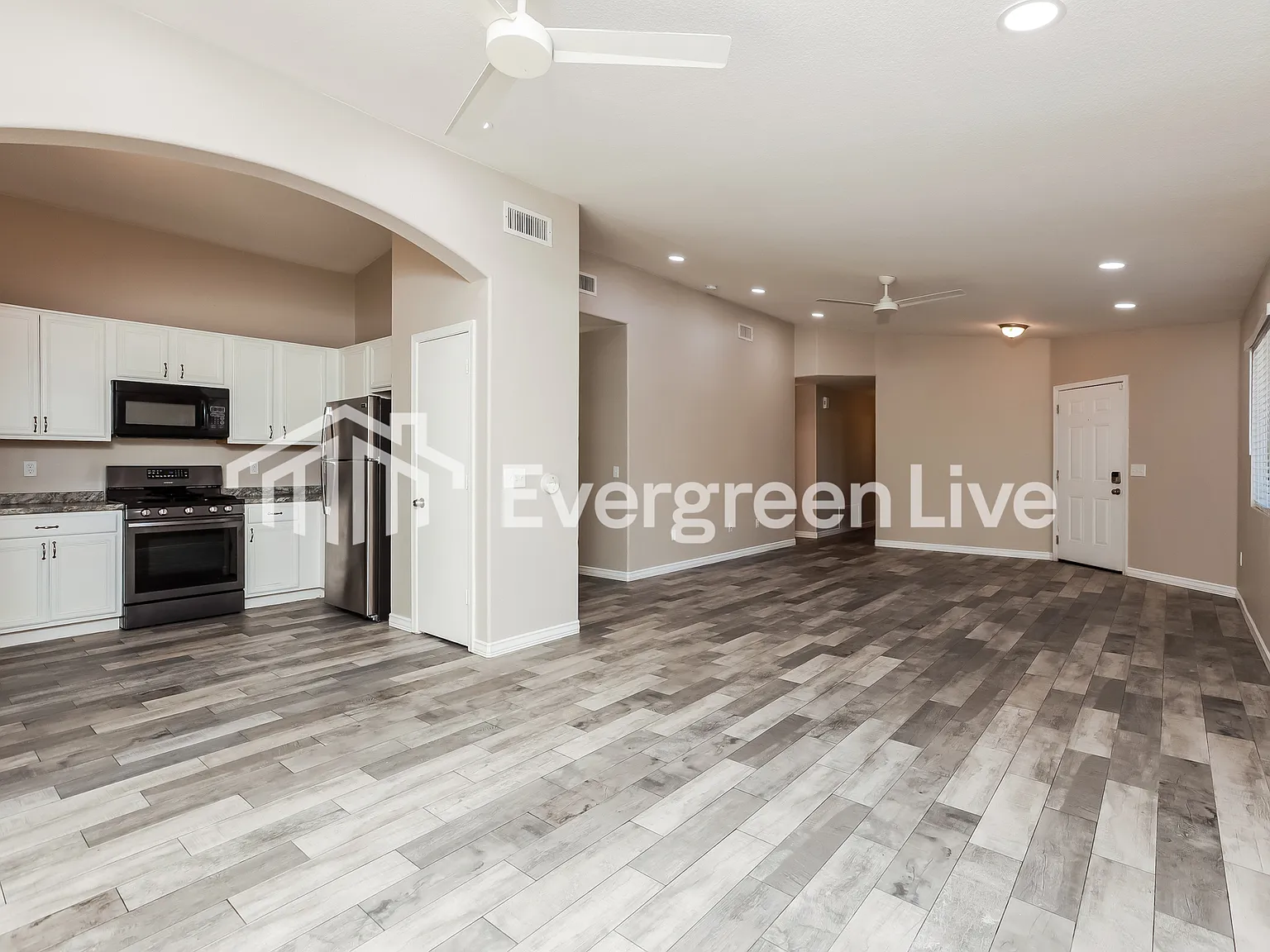 4 bed, 2.0 bath, 1663 sqft, $1,645 — Photo 4