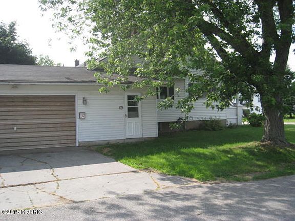 3rd image of 82 Orchard Dr NW