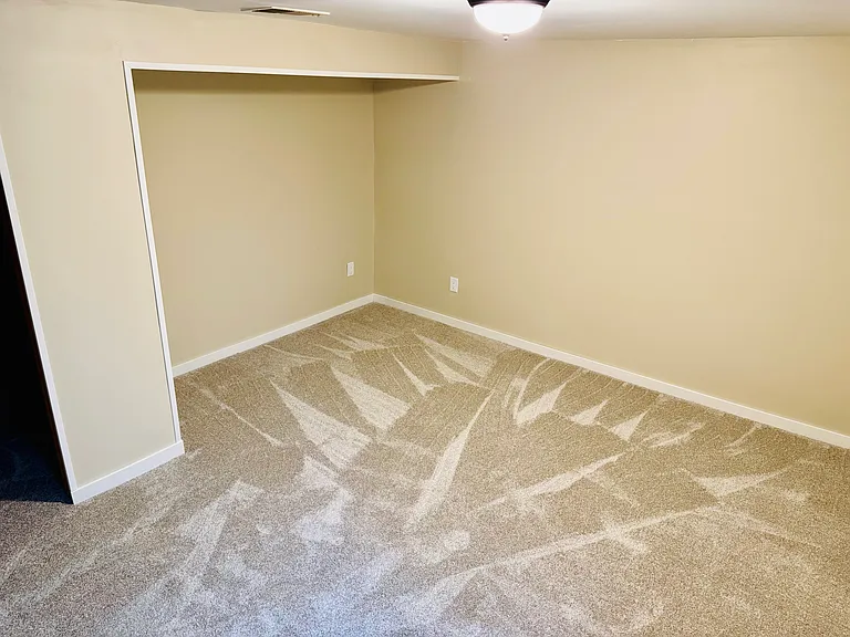 703 Highland Ave — Photo 14