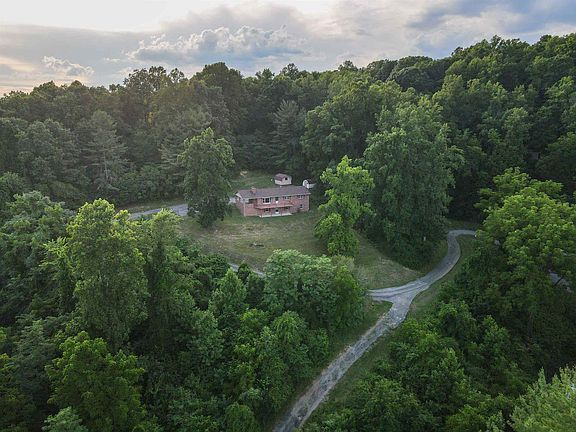 3rd image of 808 Summer Rd