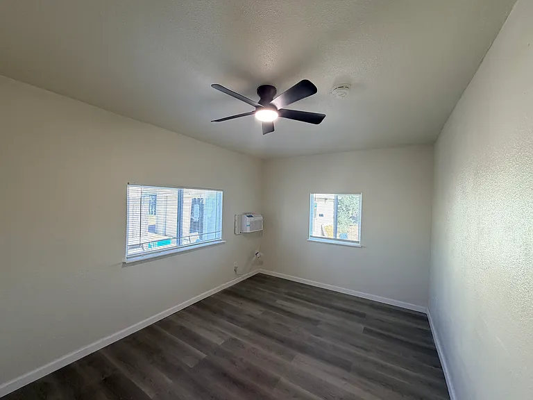 450 Shilling Ave — Photo 2