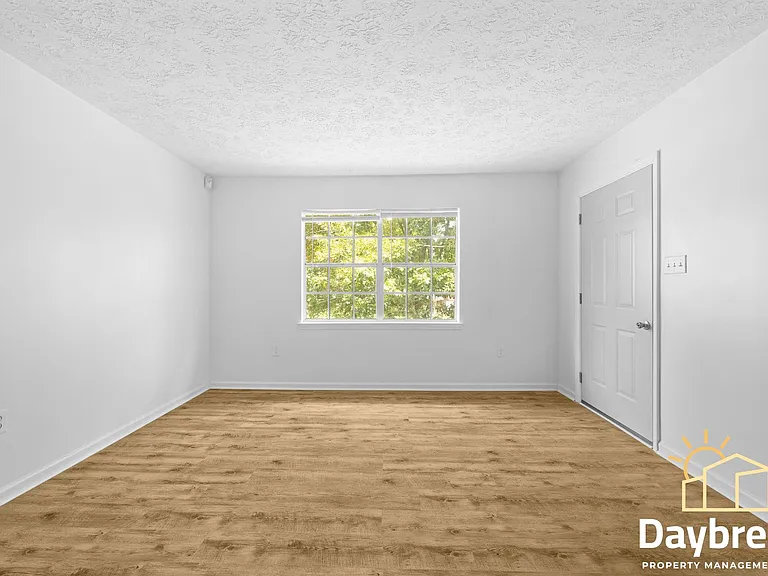 10913 Queen Ann Ct — Photo 17