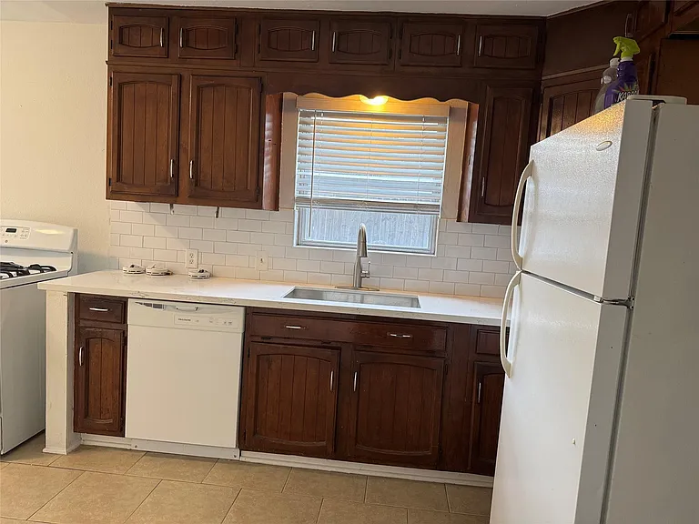 4013 Newshire Dr — Photo 17