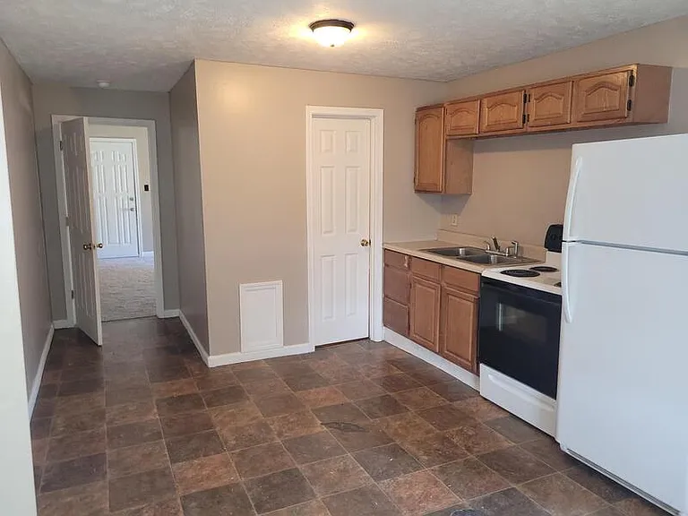 313 Reynolds Ave — Photo 6