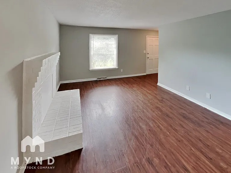 112 Pineview Ct — Photo 8