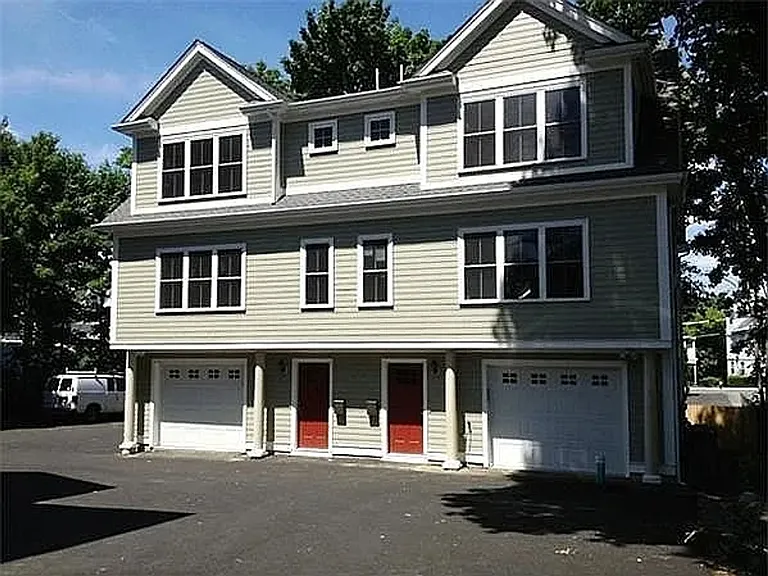 8 Sparhawk St #D1 — Photo 3