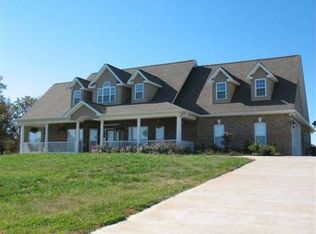 2922 Silver Brook Ln, Maryville, TN 37803