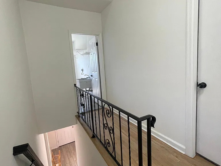 Miltonia St — Photo 11