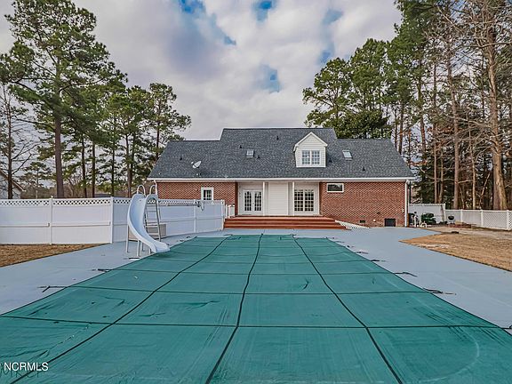 3rd image of 210 Walden Woods Dr