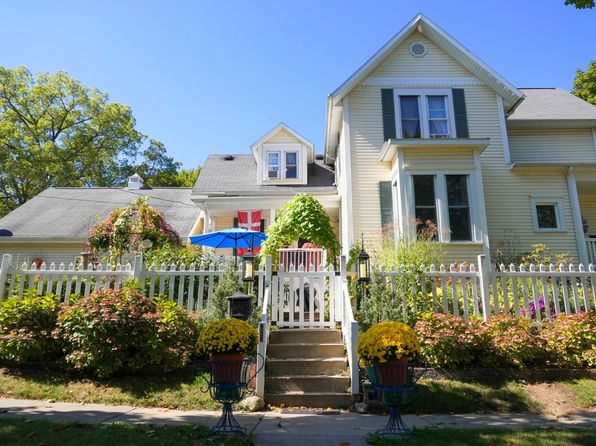377 4th St, Manistee, MI 49660