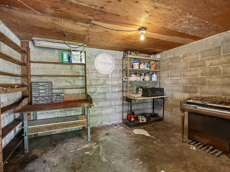 810 Velma Ln — Photo 30