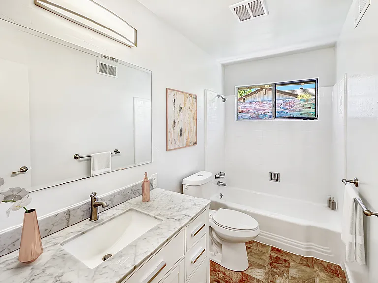 317 Poe St — Photo 10