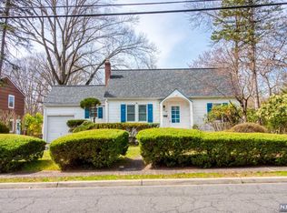 28 Kensington Ave, Norwood, NJ 07648