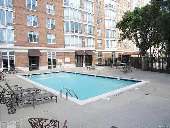 4th image of 250 E Harbortown Dr #34/408
