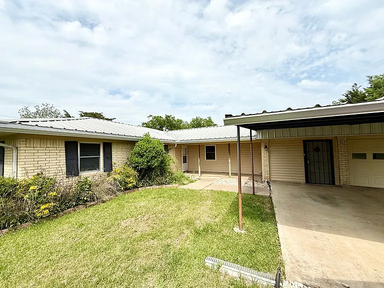 5588 Old Dallas Rd — Photo 1