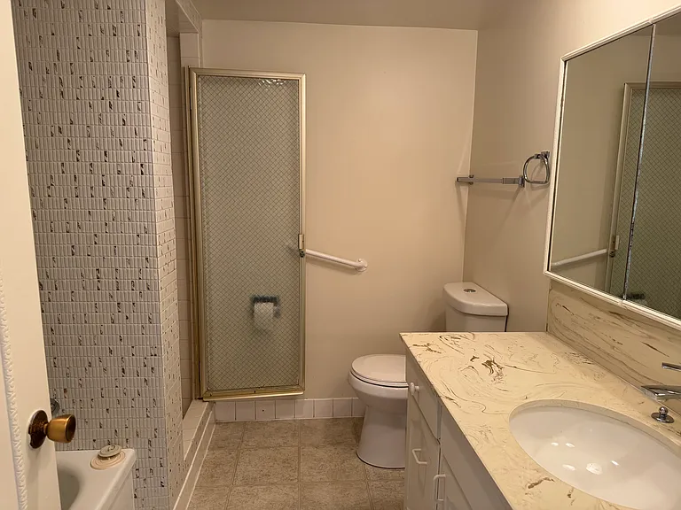 1985 Bellevue Ave #801 — Photo 6