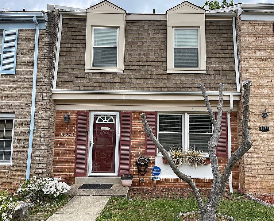 2nd image of 1974 Mayflower Dr