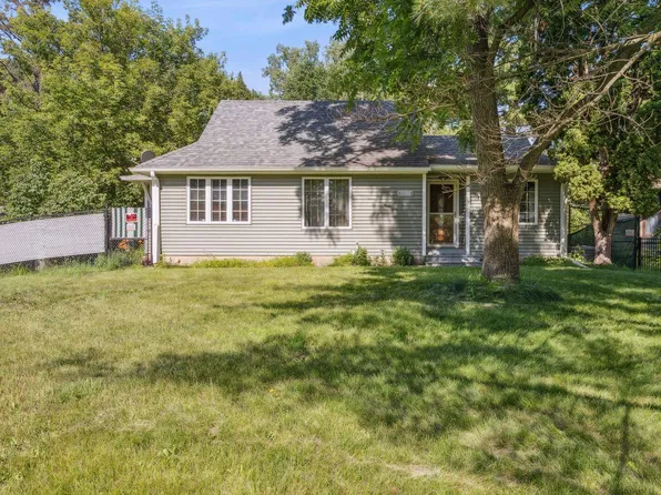 10010 Ibis St NW, Coon Rapids, MN 55433