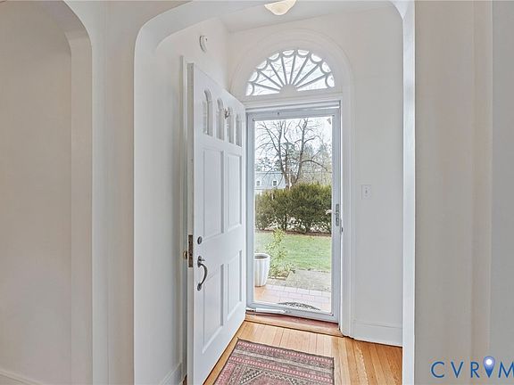 3rd image of 1613 Meadowbrook Heights Rd