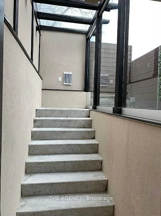 Building Photo - 12 Embro Dr #BASEMENT
