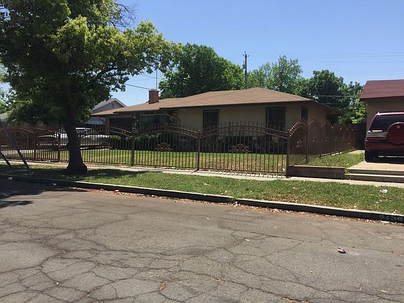 3rd image of 4758 E Iowa Ave