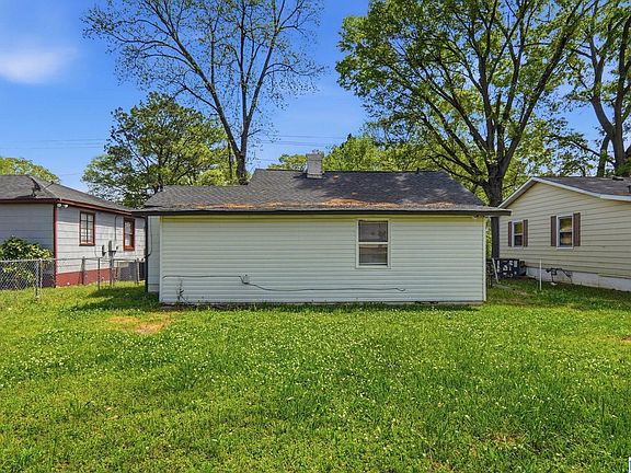 5th image of 713 Woodward Rd