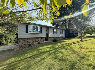 104 Sparks Dr, Oolitic, IN 47451