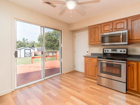 4th image of 7768 Walnut Creek Dr