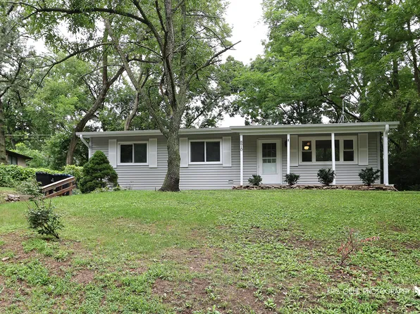 8910 Oriole Trl, Wonder Lake, IL 60097