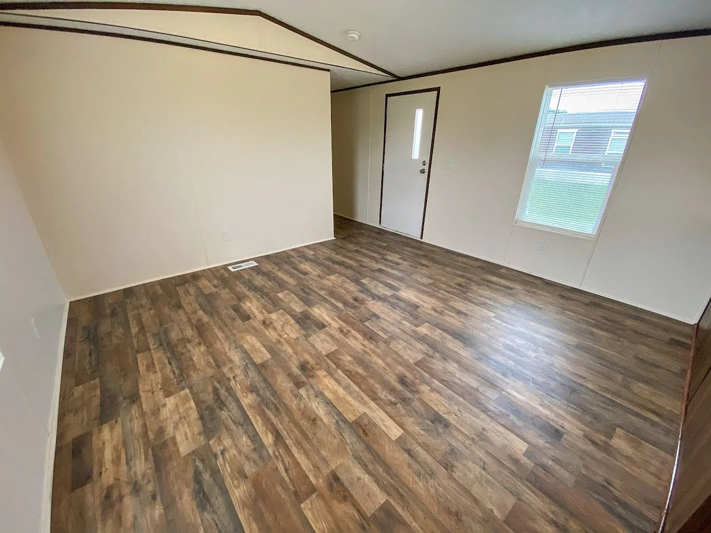 3-Bedroom 2-Bathroom Mobile Home | Just Minutes from the Helms Road LNG Park & Ride — Photo 4