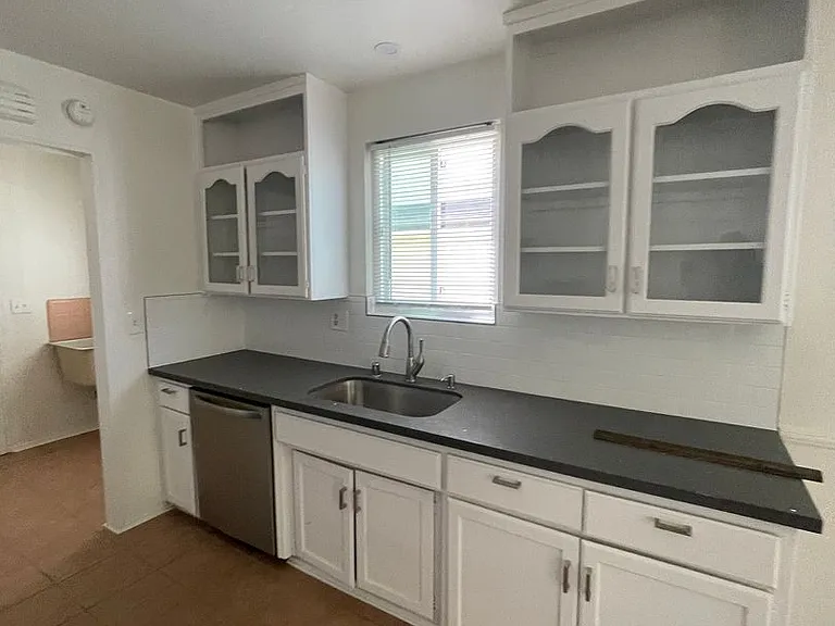 20817 Ely Ave — Photo 4