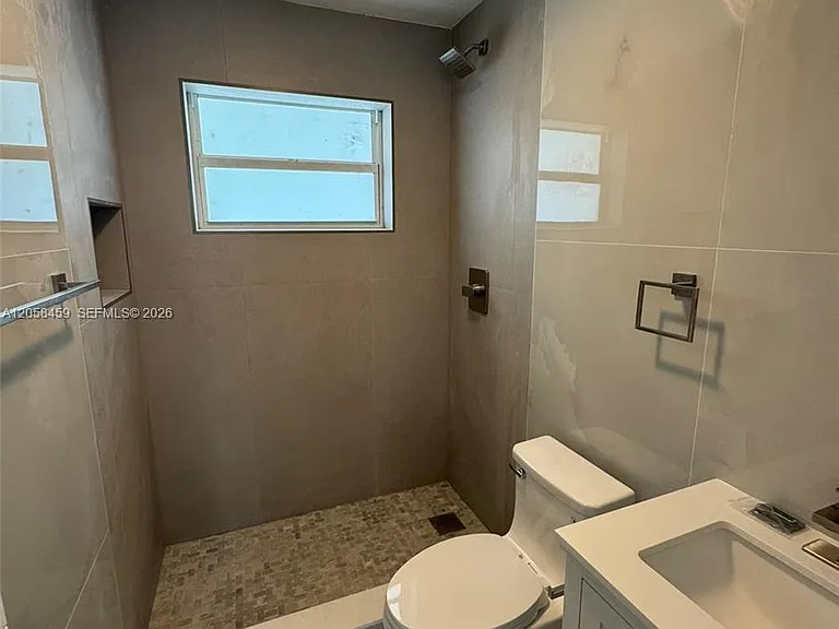 3315 NW 13th Ter #3315 — Photo 11