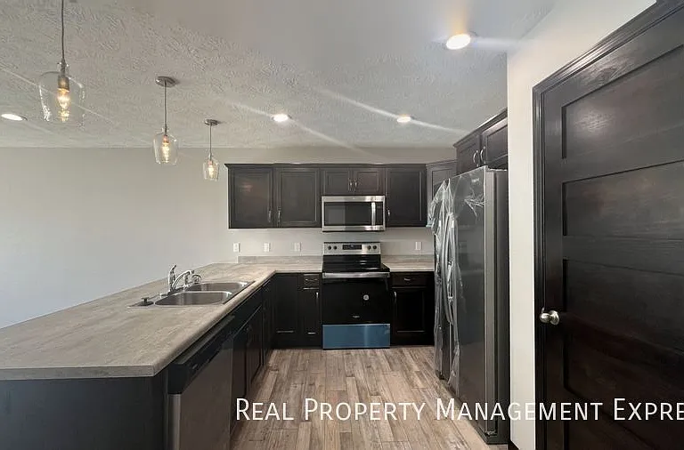9719 W Broek Dr — Photo 2