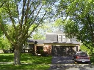 105 Camelot Ct, Bolingbrook, IL 60440