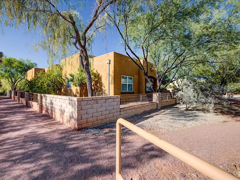10570 E Maldonado Pl — Photo 34