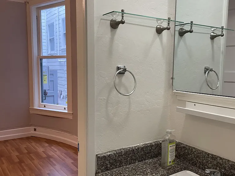 1729 Pine St #1 — Photo 6