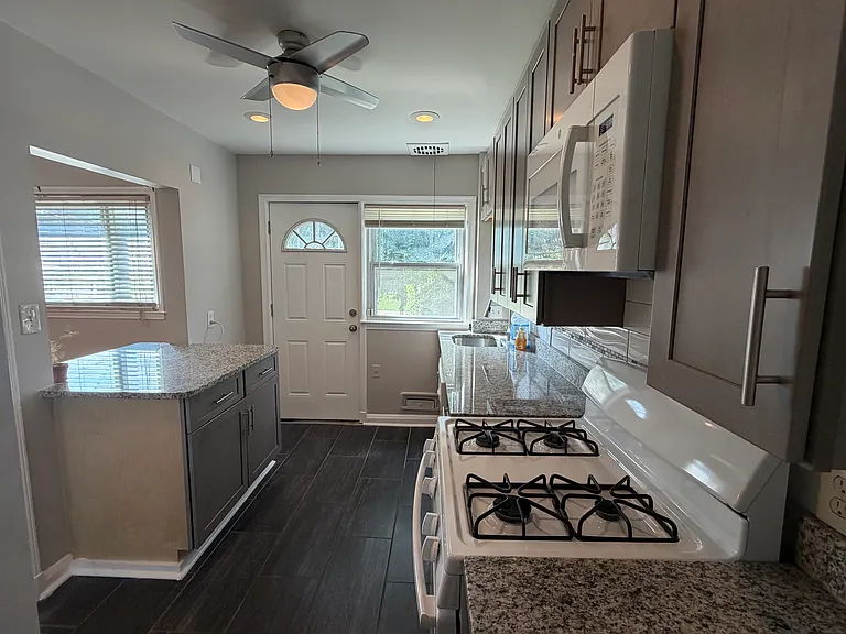 1506 N Forest Park Ave — Photo 4