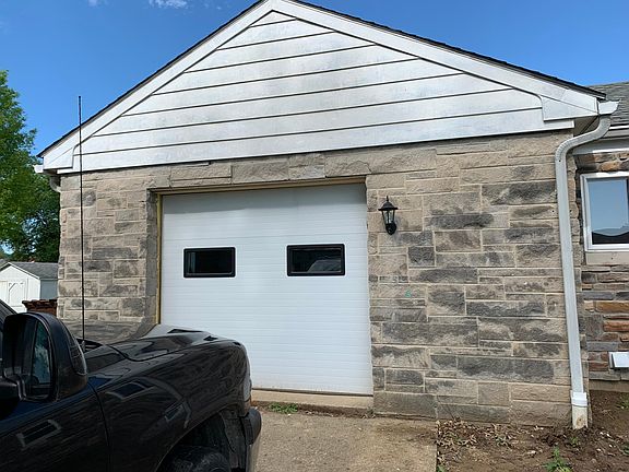 4th image of 921 Harry Ave