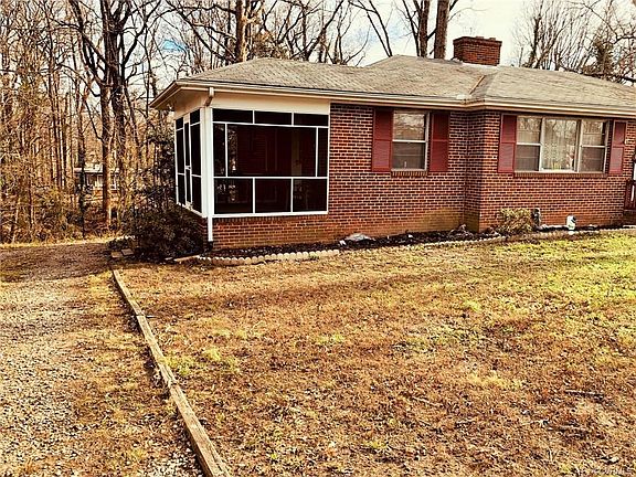 3rd image of 2305 S Newton Cir