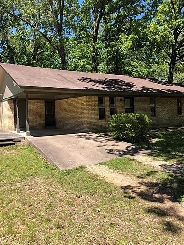 502 E Bobbies Cir Photo 1
