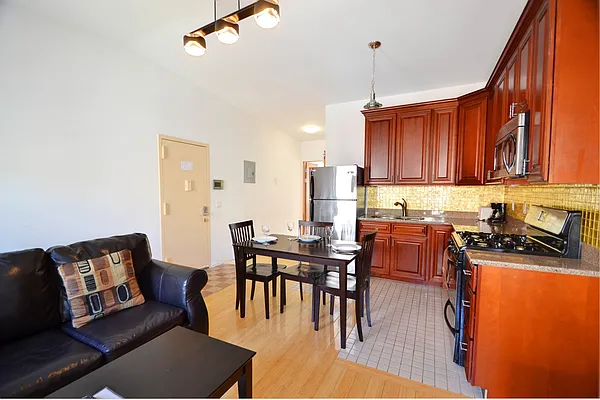 Rented by Smart City Real Estate LLC | media 18