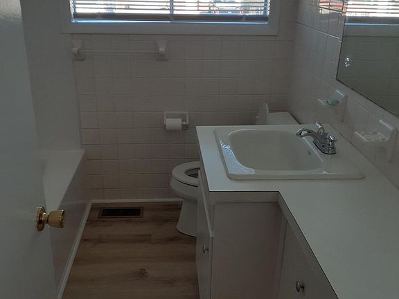 5th image of 560 Judy Ln