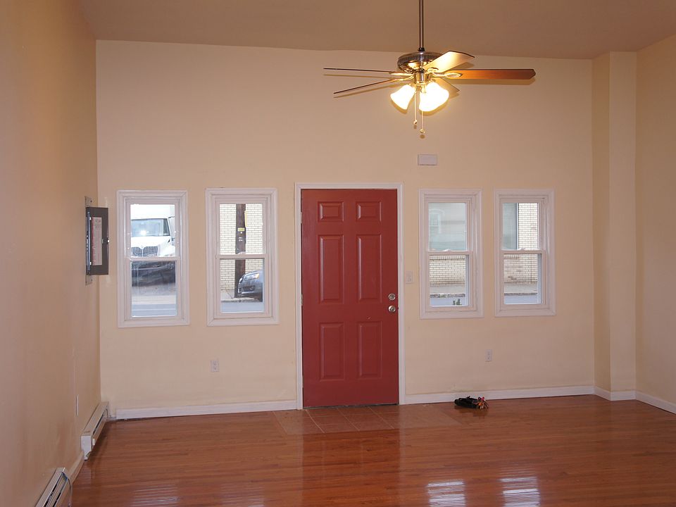 857Ca1 Living Room 1_04052016